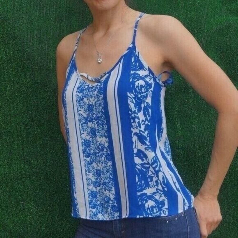 Arden B Blue & White Floral Summer Top Size XS